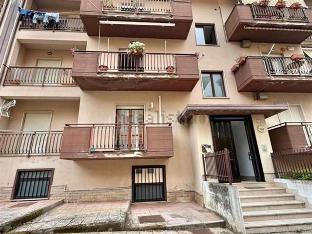 Appartamento in vendita di 90 m² in Via Legniti
