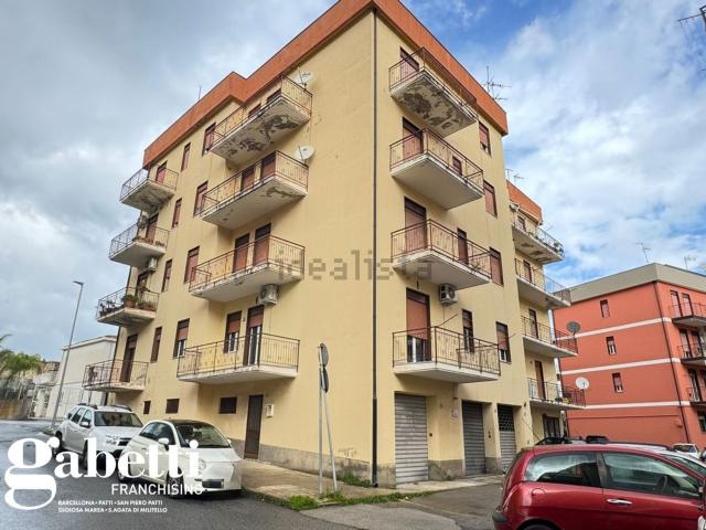 Appartamento in vendita di 90 m² in Via Letterio D&apos Amico, 14