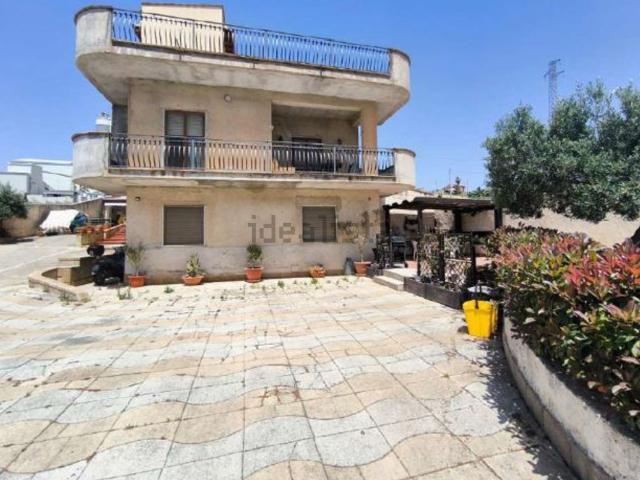Appartamento in vendita di 90 m² in Via Lioni