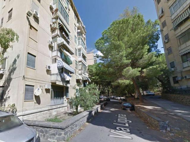 Appartamento in vendita di 90 m² in Via Liguria, 1