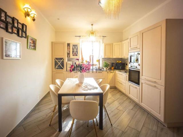 Appartamento in vendita di 90 m² in Via Livornese di Sopra, 10