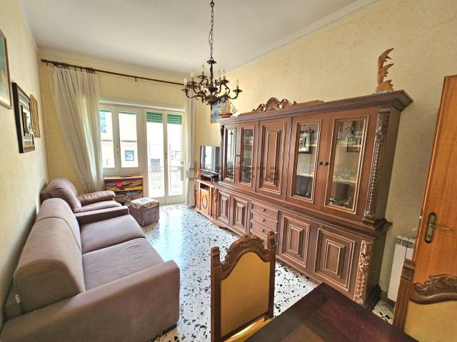 Appartamento in vendita di 90 m² in Via Lungolinea Pio VI, 51