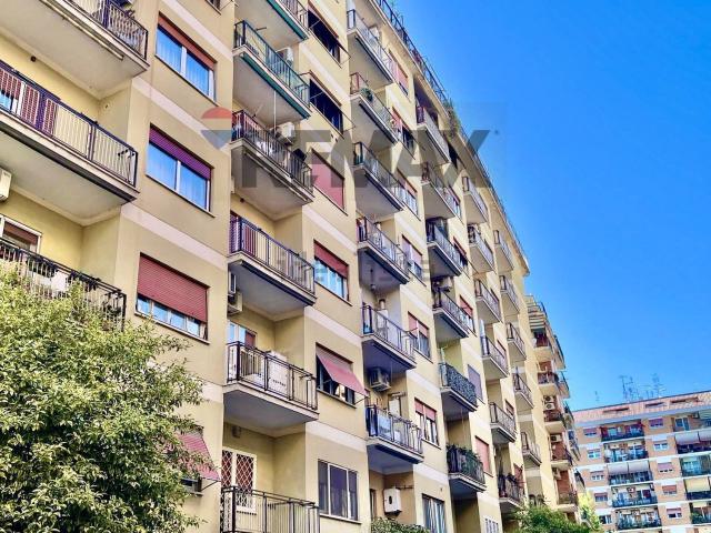 Appartamento in vendita di 90 m² in Via Luca Valerio, 26