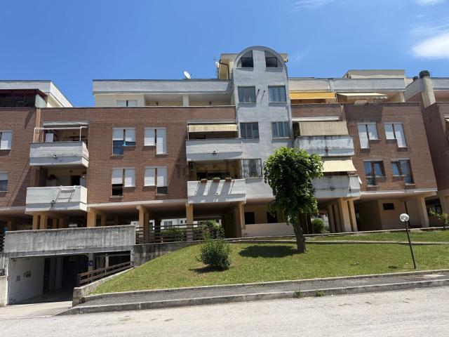 Appartamento in vendita di 90 m² in Via Luigi Cipriani, 288