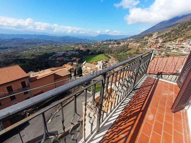 Appartamento in vendita di 90 m² in Via Madonna delle Rose
