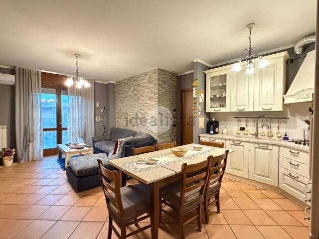 Appartamento in vendita di 90 m² in Via Martiri della Libertà, 94
