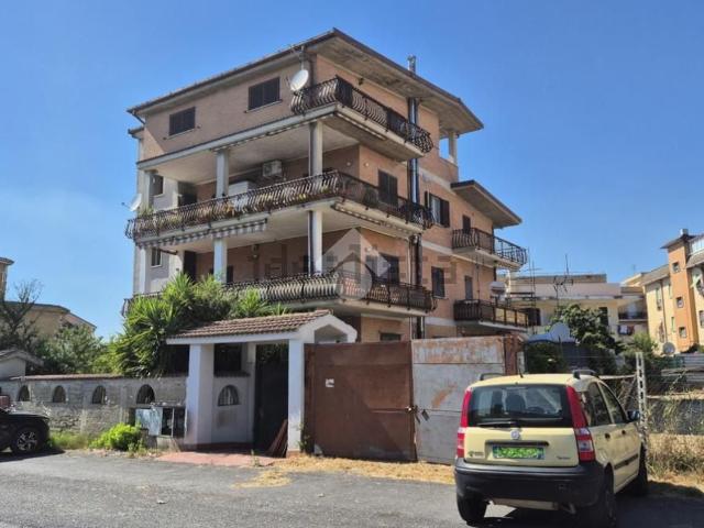 Appartamento in vendita di 90 m² in Via Maruggio, 14
