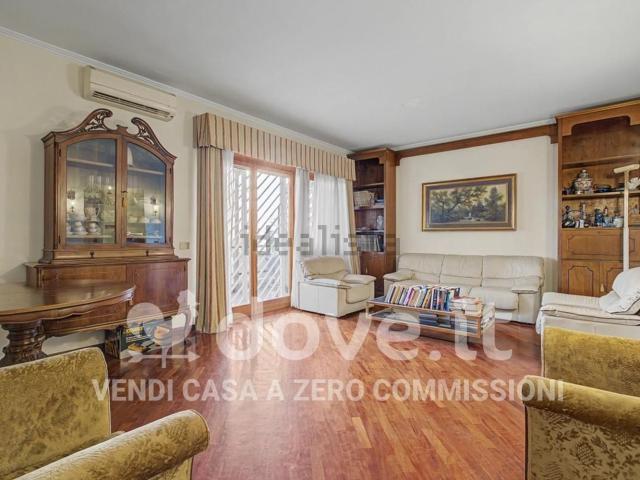 Appartamento in vendita di 90 m² in Via Mar della Cina, 248