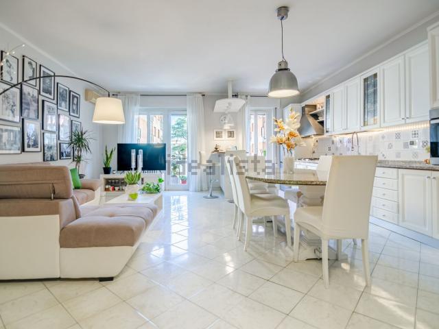 Appartamento in vendita di 90 m² in Via Marco Valerio Corvo, 156