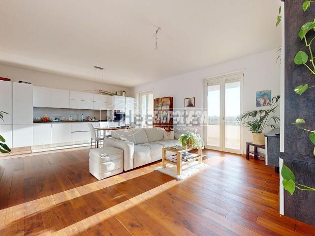 Appartamento in vendita di 90 m² in Via Maresciallo Enrico Frassanito