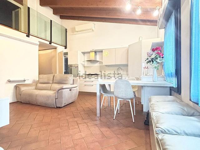 Appartamento in vendita di 90 m² in Via Mario Vellani Marchi