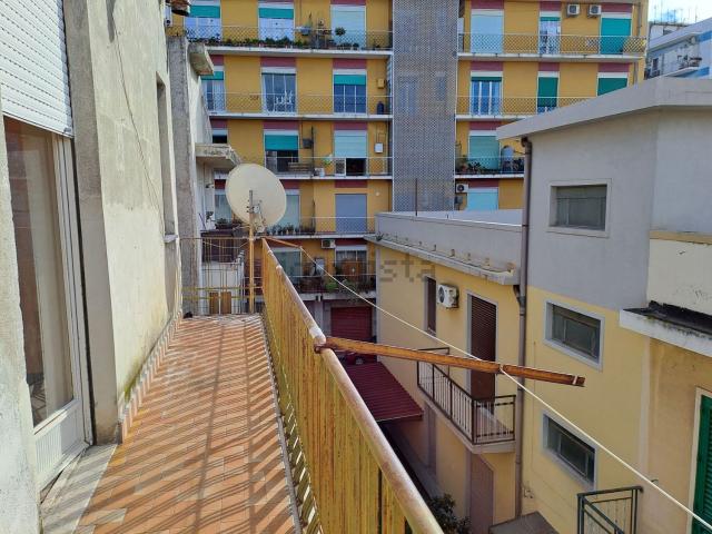 Appartamento in vendita di 90 m² in Via Med. d&apos Oro Stefano Cattafi, 27