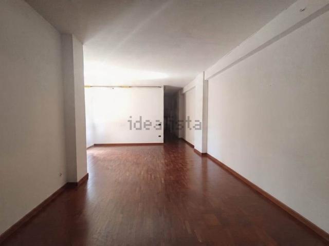 Appartamento in vendita di 90 m² in Via Medaglie D&apos Oro