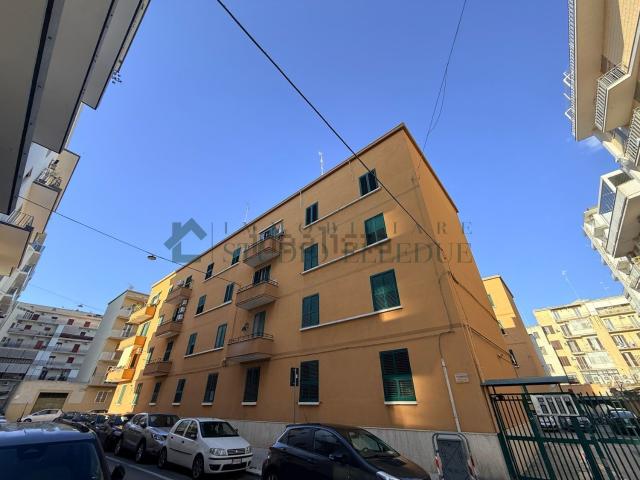 Appartamento in vendita di 90 m² in Via Michele Fiorino Medaglia D&apos Oro, 38