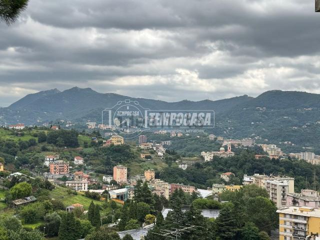 Appartamento in vendita di 90 m² in Via Militare di Borzoli