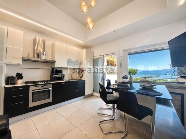 Appartamento in vendita di 90 m² in Via Miralago