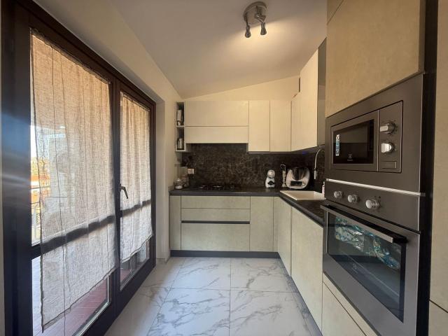Appartamento in vendita di 90 m² in Via Mombaruzzo, 120
