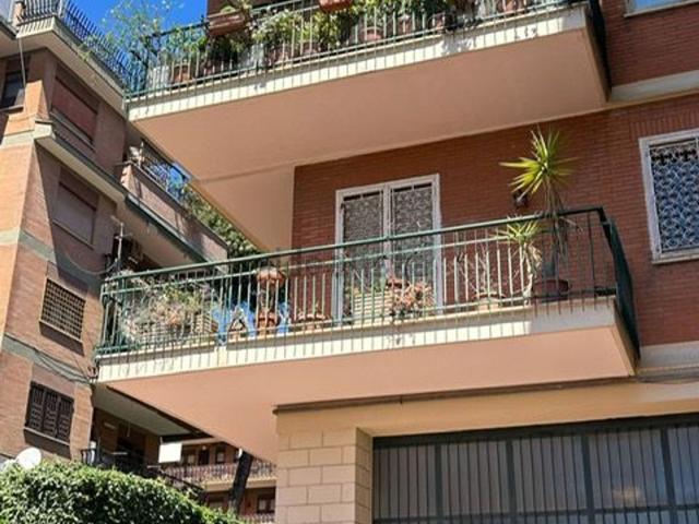 Appartamento in vendita di 90 m² in Via Monte Grappa, 40