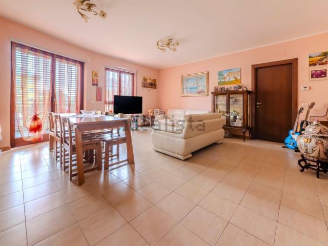 Appartamento in vendita di 90 m² in Via Monte Nevoso, 13