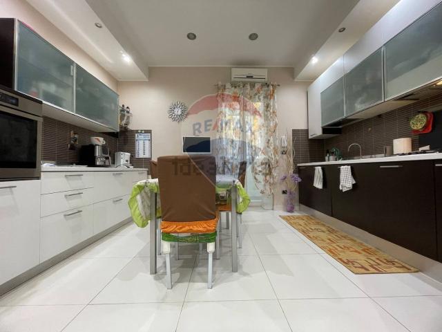 Appartamento in vendita di 90 m² in Via Monte Nevoso, 4