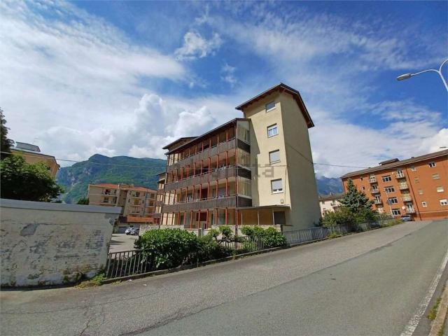 Appartamento in vendita di 90 m² in Via Monte Rosa, 1
