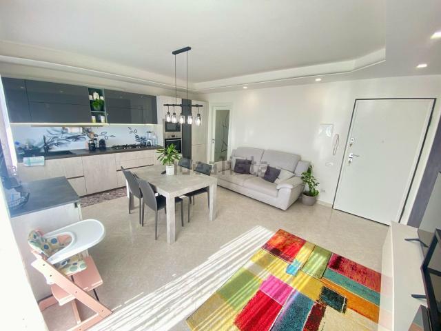 Appartamento in vendita di 90 m² in Via Monteciotto