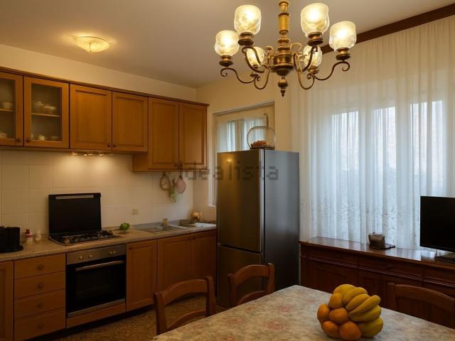 Appartamento in vendita di 90 m² in Via Montegrappa