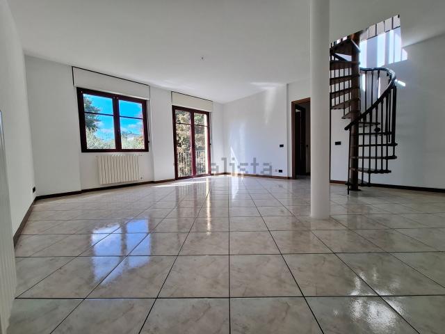 Appartamento in vendita di 90 m² in Via Monviso