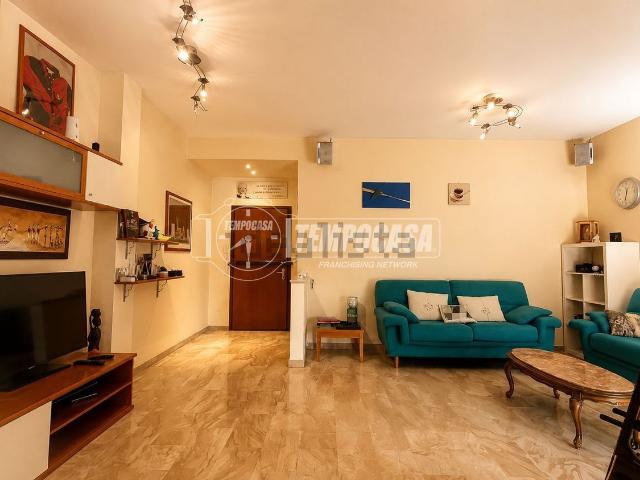 Appartamento in vendita di 101 m² in Via Modena, 31