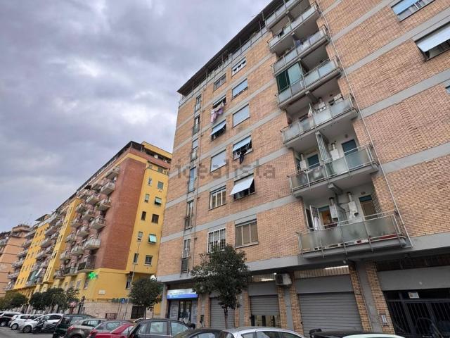 Appartamento in vendita di 90 m² in Via Morozzo della Rocca