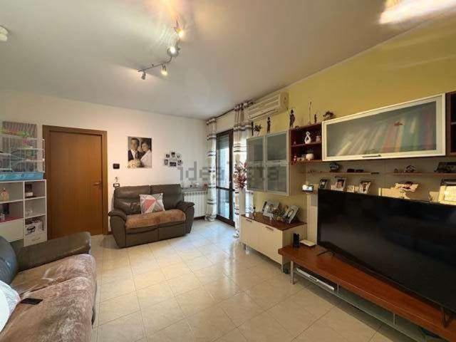 Appartamento in vendita di 90 m² in Via Novara, 102