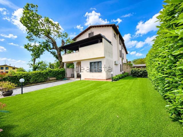 Appartamento in vendita di 90 m² in Via Padre Mariano da Torino, 5357