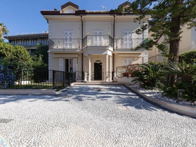 Appartamento in vendita di 90 m² in Via Palme, 4