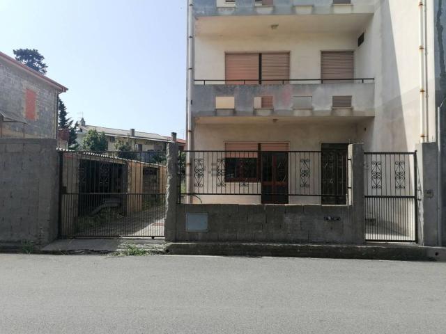 Appartamento in vendita di 90 m² in Via Parrocchia
