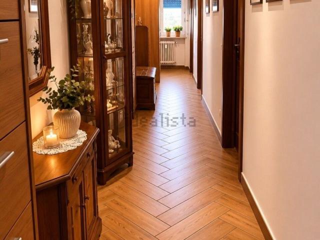 Appartamento in vendita di 90 m² in Via Pascoli