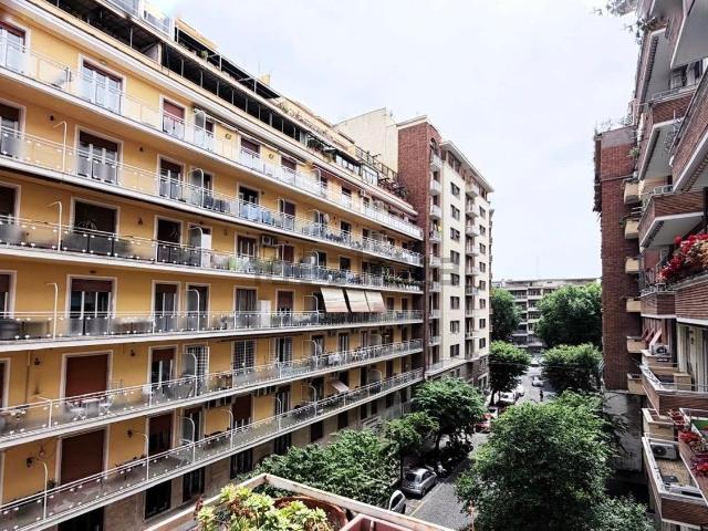 Appartamento in vendita di 90 m² in Via Pavia