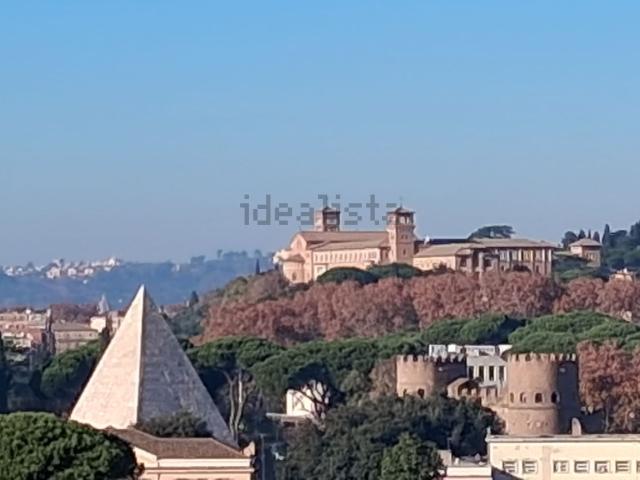 Appartamento in vendita di 90 m² in Via Pellegrino Matteucci, 118
