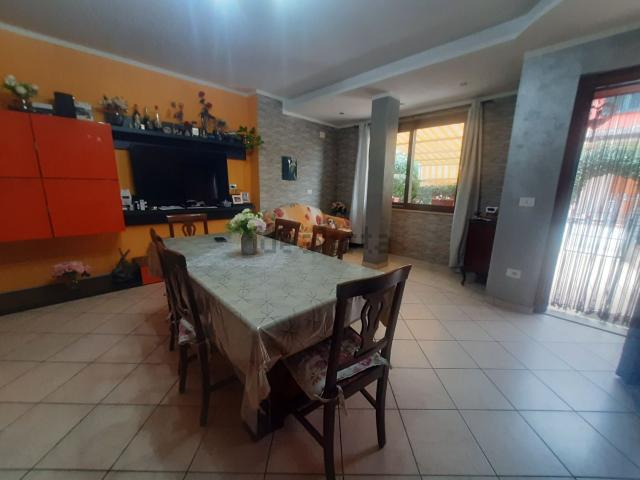 Appartamento in vendita di 90 m² in Via Pergolese