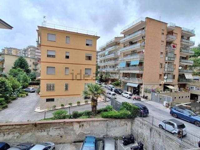 Appartamento in vendita di 90 m² in Via Pietro Castellino