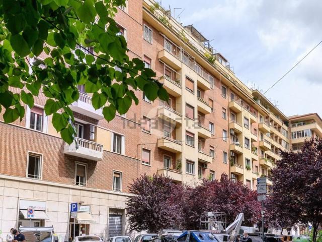 Appartamento in vendita di 90 m² in Via Pietro Borsieri, 26