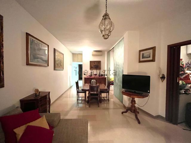Appartamento in vendita di 90 m² in Via Popoli Uniti, 24