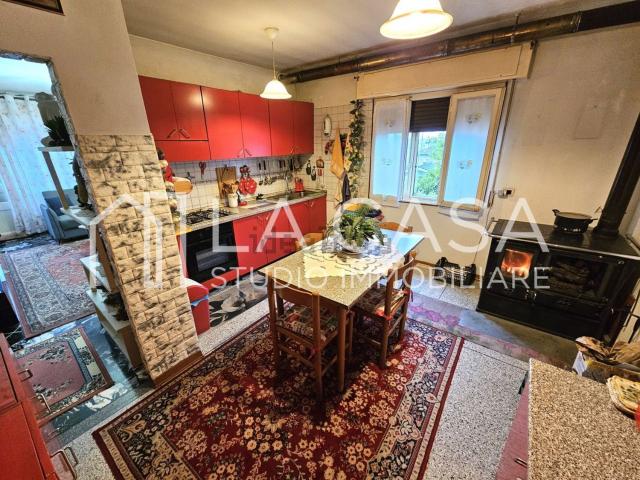 Appartamento in vendita di 90 m² in Via Provinciale