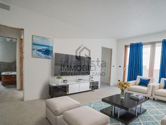 Appartamento in vendita di 90 m² in Via Renon, 41