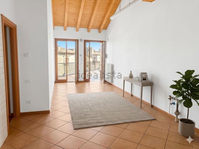 Appartamento in vendita di 90 m² in Via Roma