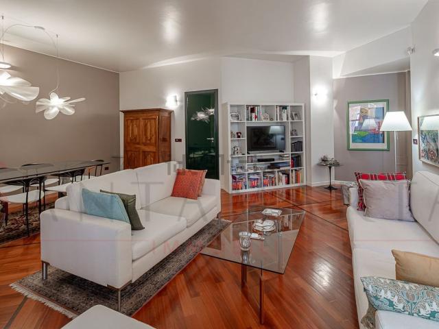 Appartamento in vendita di 90 m² in Via Roncaglia