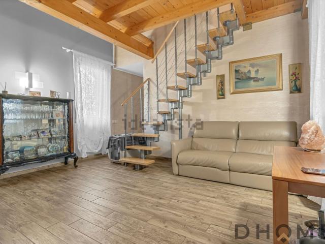 Appartamento in vendita di 90 m² in Via Rugacesio, 3
