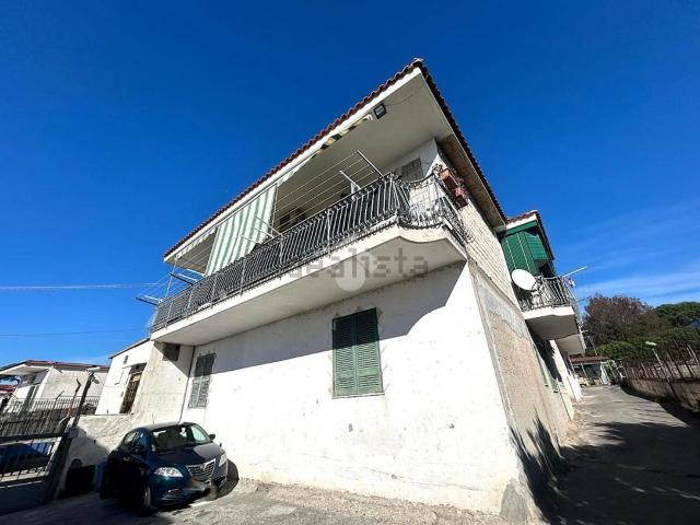 Appartamento in vendita di 90 m² in Via Ruggiero