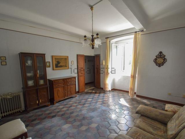 Appartamento in vendita di 90 m² in Via Scaglia, 8