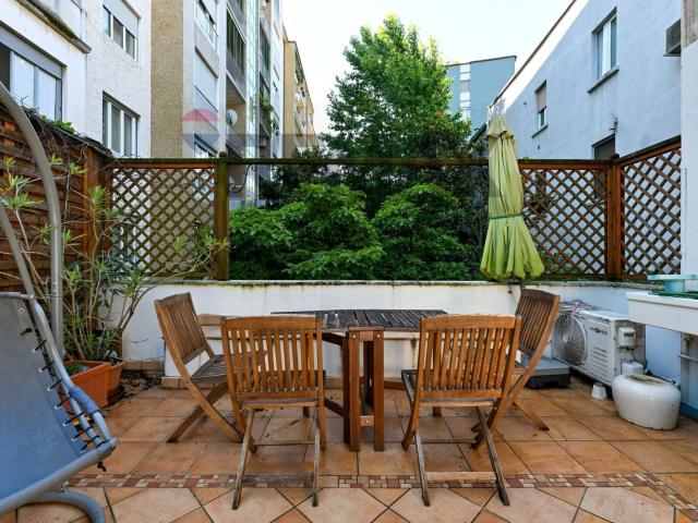 Appartamento in vendita di 90 m² in Via Sambuco, 5