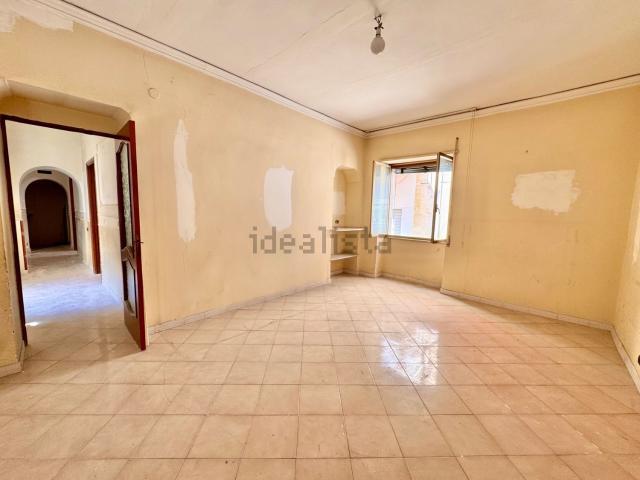 Appartamento in vendita di 90 m² in Via Santa Teresa degli Scalzi, 132